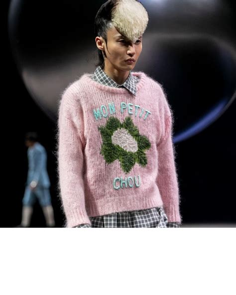 gucci mon petit chou sweater|Gucci A/W '20 .